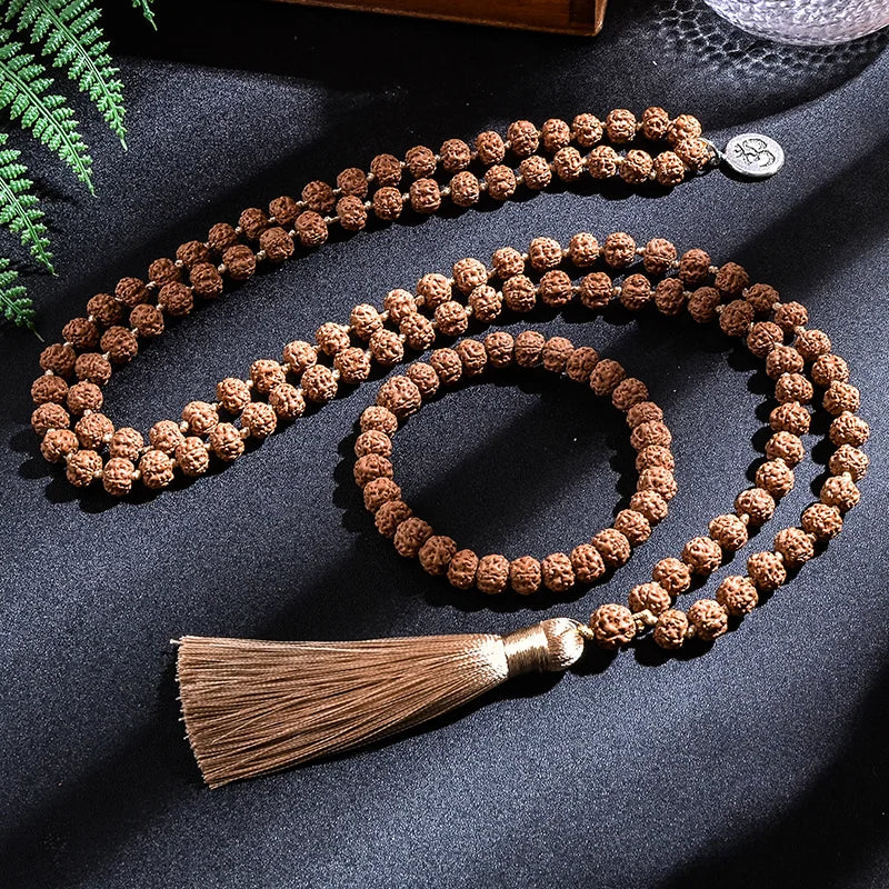 Kit knotted japamala e pulseira em Rudraksha