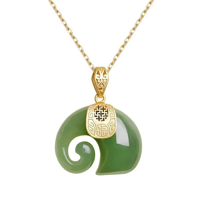 Colar elephant  em aço inoxidável banhado a ouro 18k e pedra natural jade